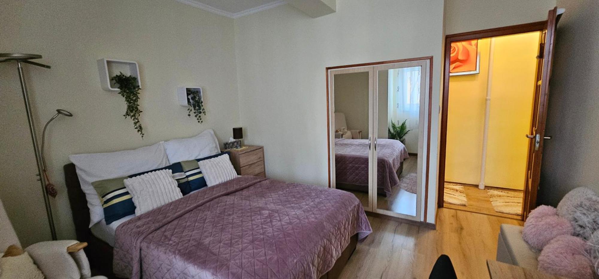 Anna Gyoengye Apartman Debrecen Extérieur photo